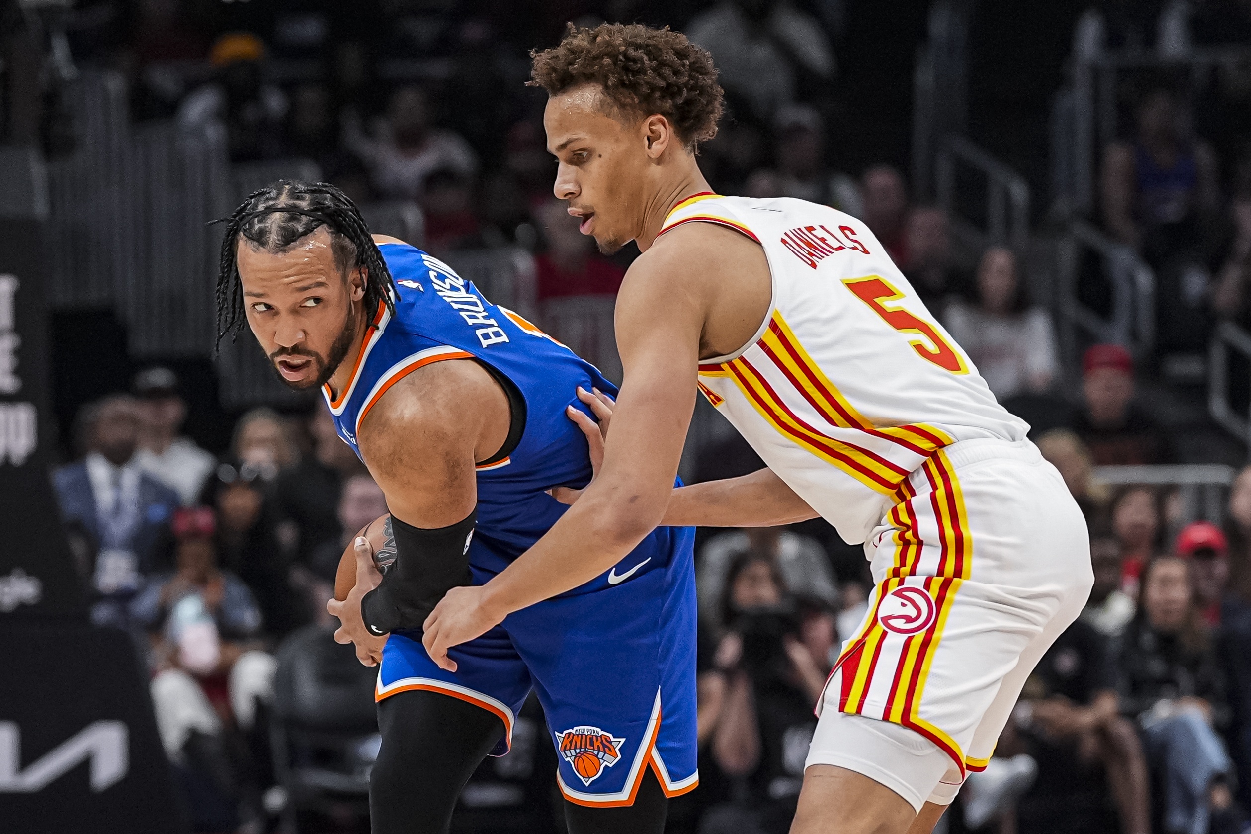 中欧体育官方网站-NBA彩经：尼克斯力擒老鹰拿下天王山 马刺轻取开拓者成功晋级